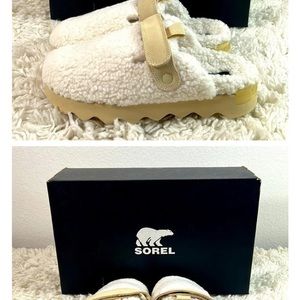 Sorel VIBE Cream and Tan Sherpa Mules